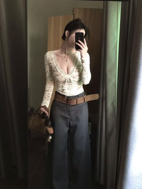 v领➕微喇裤 慵懒 气质 显高！