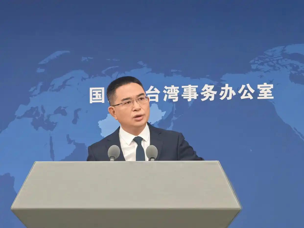 国台办这回，话真是一点没留情面。10 月 14 号，记者一提到蔡康永跑去给民进党