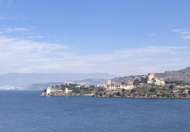 特朗普到底是要开大，还是要跑路？现在可能就在他的一念之间。但是特朗普的一念之间，