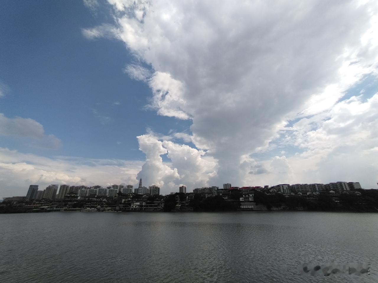 云涌江湾