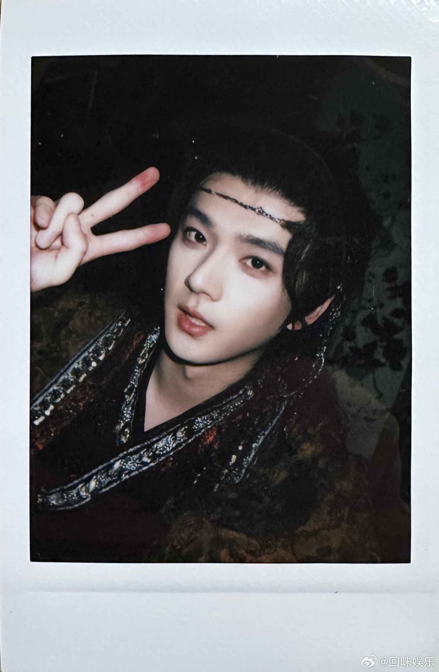 张宸逍晋江苗疆少年有脸了御赐小仵作2抹额一戴，谁都不爱！张宸逍可太帅了