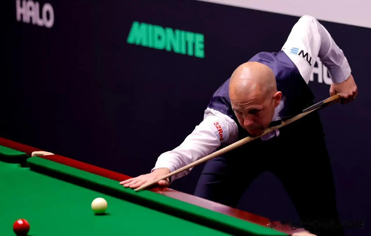 斯诺克中国德比赵心童9-7领先丁俊晖2026斯诺克世锦赛的中国德比太燃了！赵心童