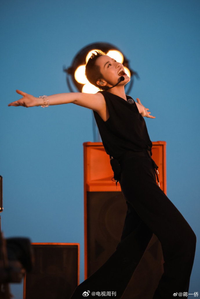 蒋一侨[超话]蒋一侨浪姐6小考的神乘风2025每一次小考都不容错过，蒋一侨一公架