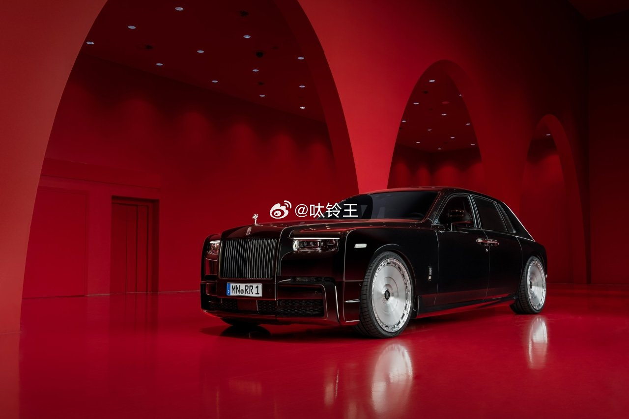 劳斯莱斯车型上，NOVITEC通过其专属部门SPOFEC与VOSSEN展开合作。