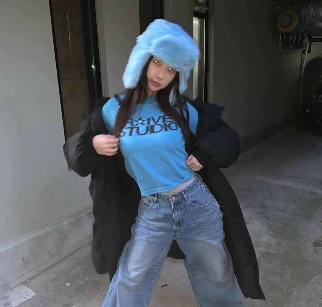 虞书欣和WAKUKU同款帽子🍬被虞书欣甜到！WAKUKU同款紫帽上身，软糯俏皮