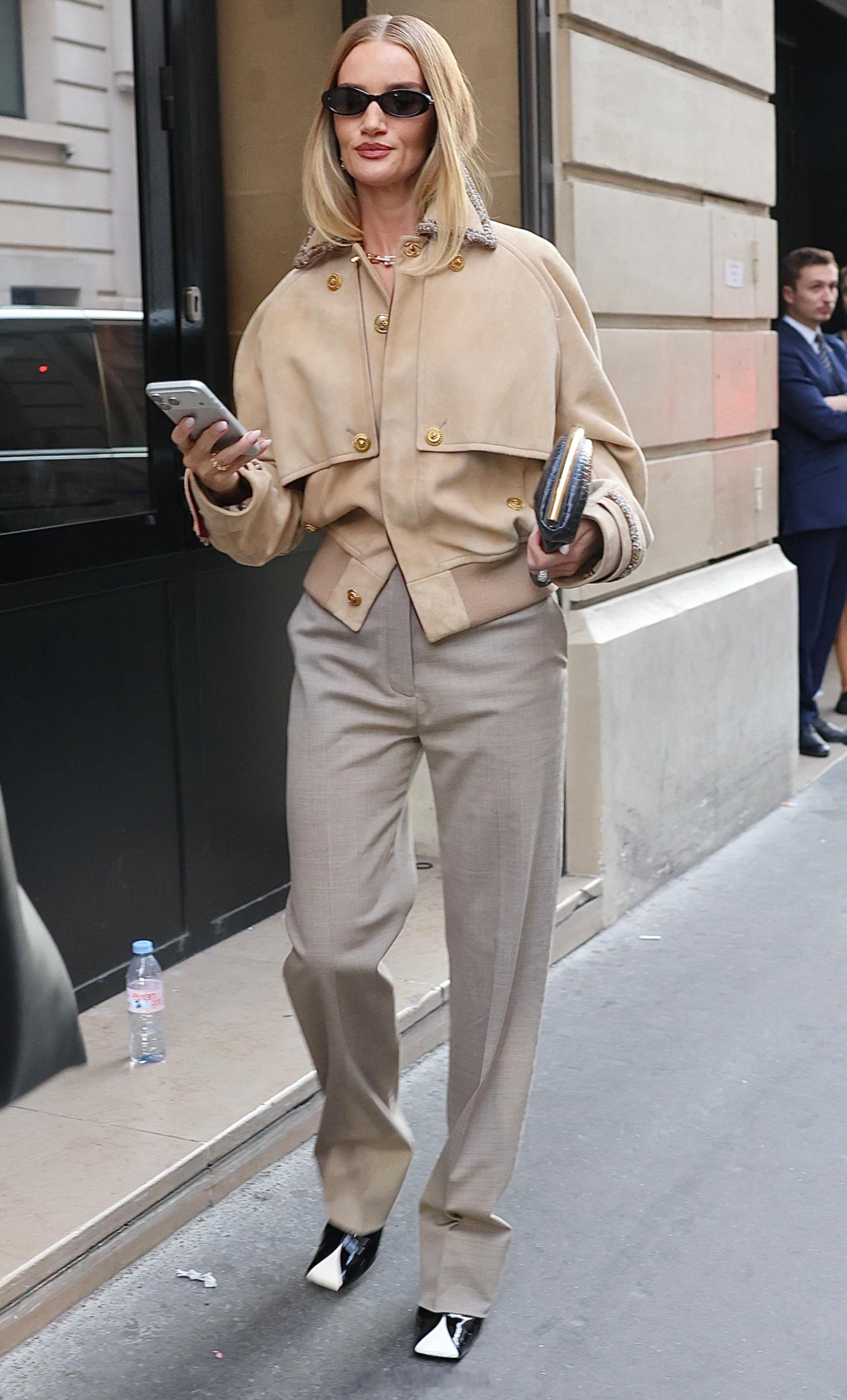 Rosie Huntington-Whiteley 10.5 出席Chanel 