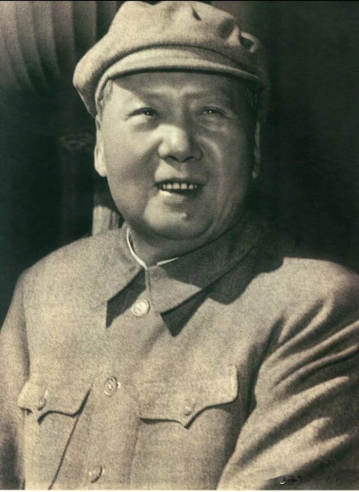 又红又专抓革命，精神砥柱立东方；
千重险隘奈我何，万里江山一片红；
众志诚城凝浩