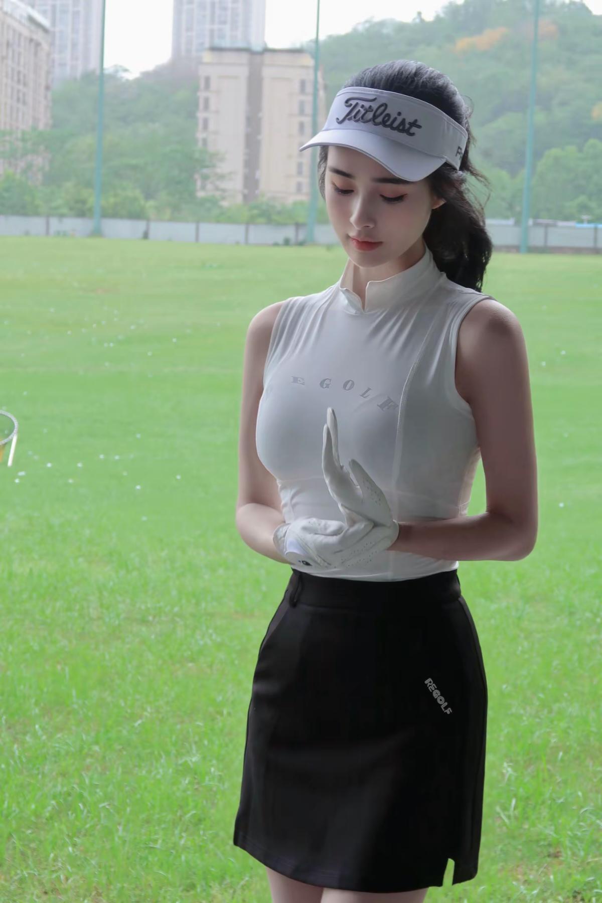 高尔夫球手风采，挥杆前的优雅姿态
