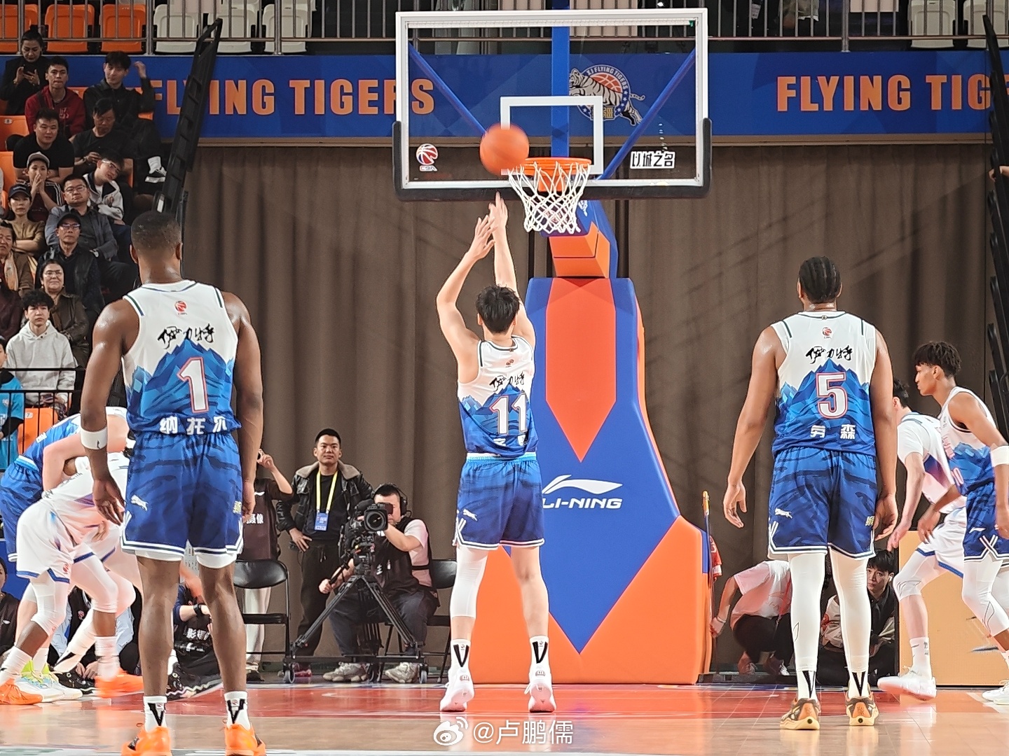 齐麟牛逼！大胆投就完事儿了！小卢篮球世界