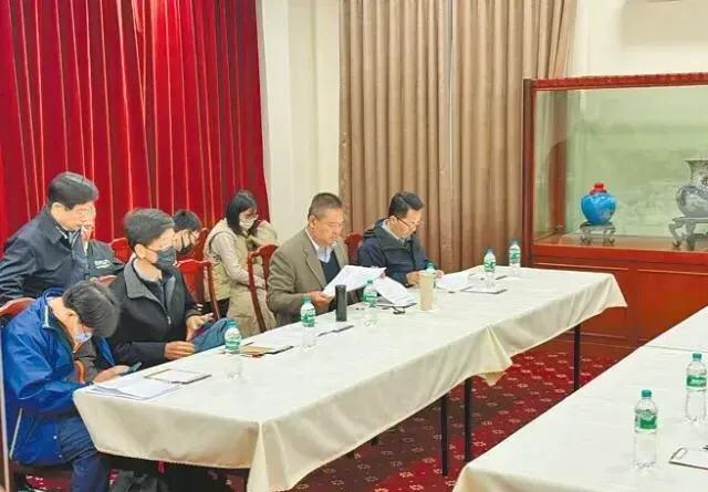 厦金214事件第12轮协商，原本昨天9点的会并没有开，直到晚上九点多双方才密谈。