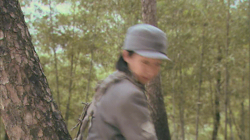 这端枪姿势也太雷人了[捂脸]