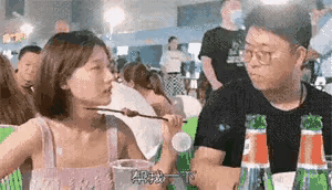 小姐姐撸个串还用上脚[捂脸][捂脸][捂脸]