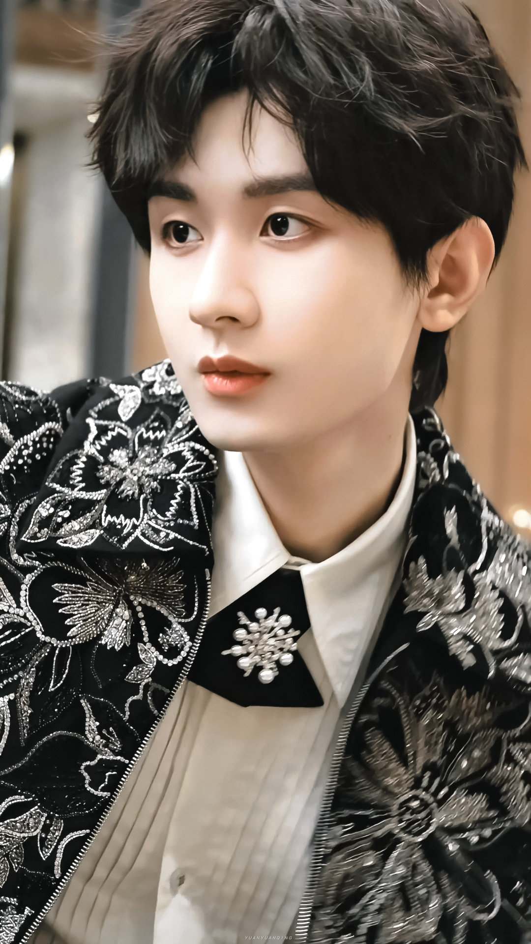 成毅10月将走完与欢瑞的当前戏约，因合约采用“6+2”模式，全约需至明年才到期，