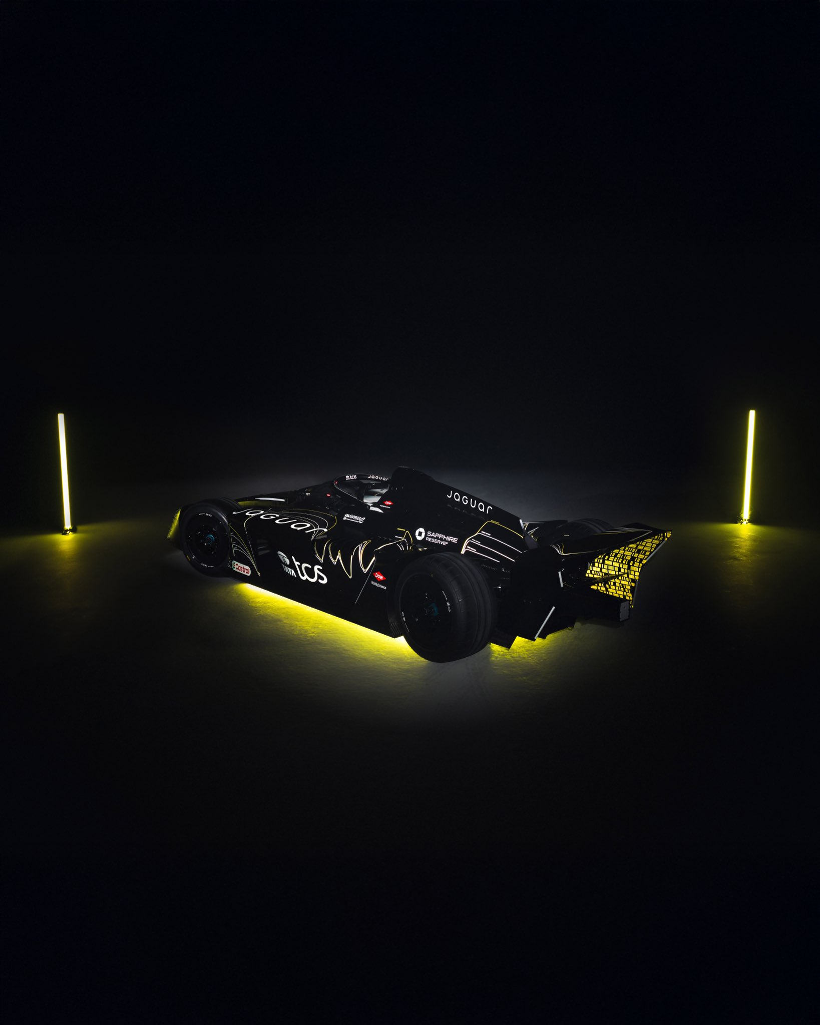 捷豹FE车队发布GEN4 proto_TYPE的测试涂装。FE电动方程式