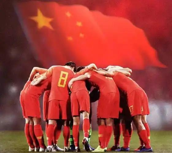 请用一句话赞美中国男足放眼世界，中国男足谁也赢不了！