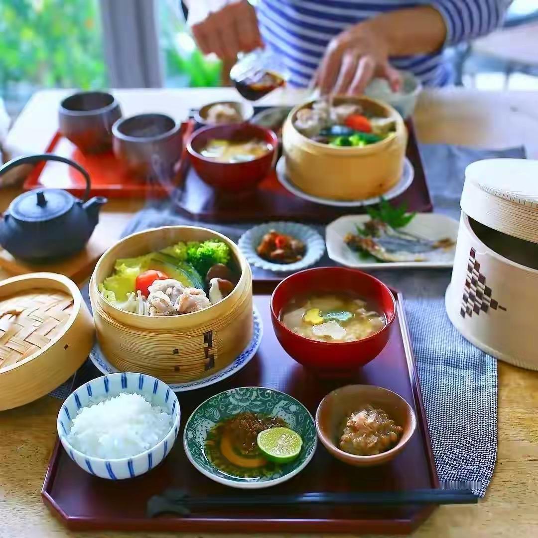 全世界最瘦的为什么是日本人？

在美国读书的时候，第一年住学校的宿舍，室友是个日
