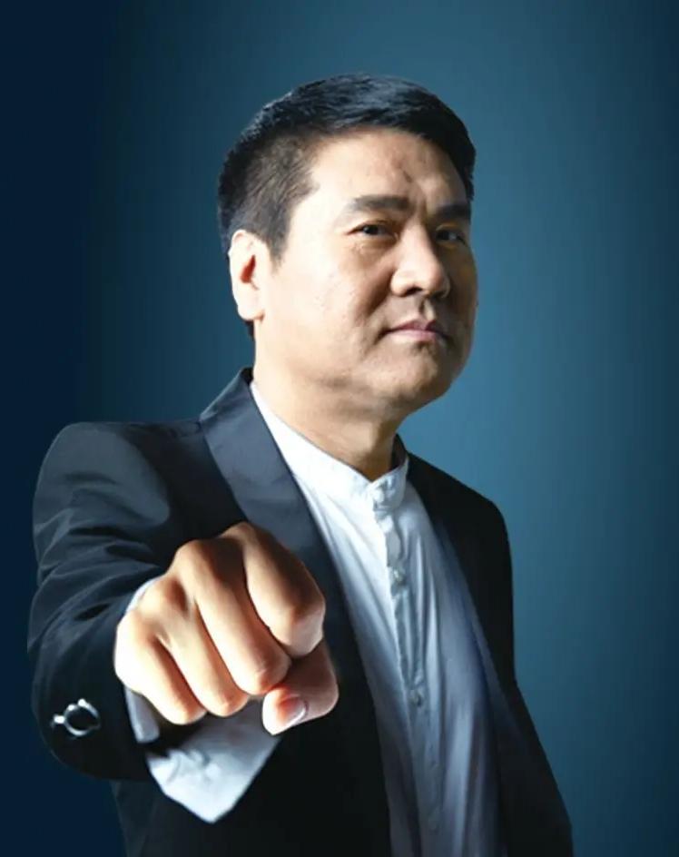 经济学家王福重说，孩子对你爱搭不理，反而是成长的标志，只有那些妈宝男，才会言听计