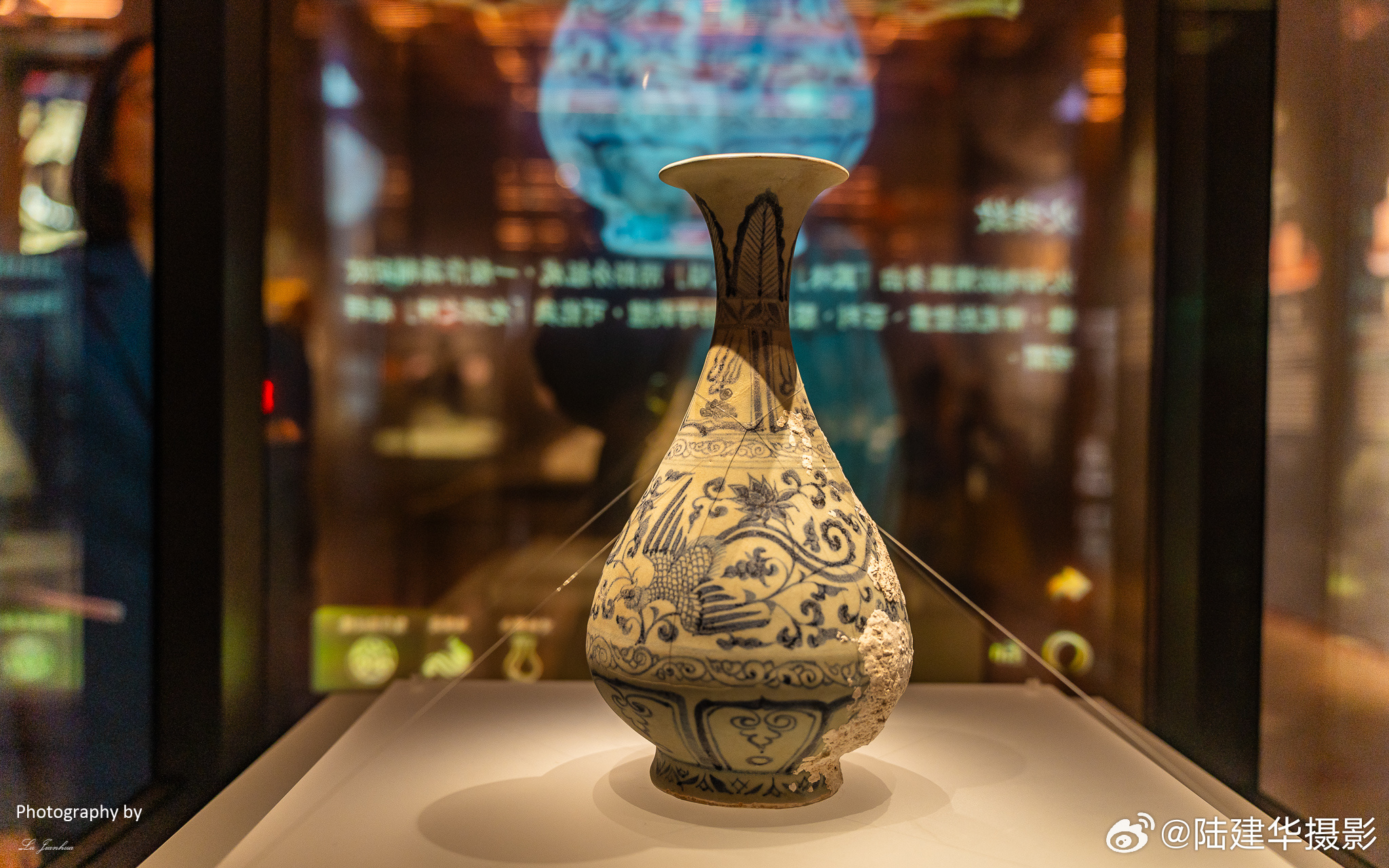 澳门保利美高梅博物馆主办的《蓝色飘带》海丝遗珍展览中，有上百件与海上丝绸之路相关