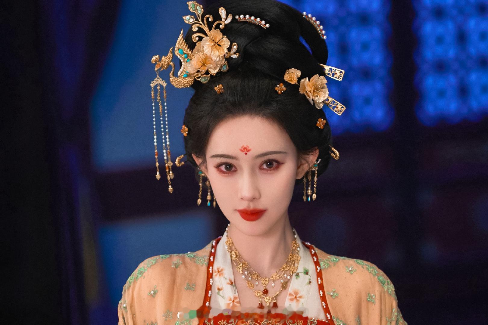 王鹤棣孟子义《将门毒后》来了，双方对接号都发将门独后官宣节奏了。男主单人视频早了