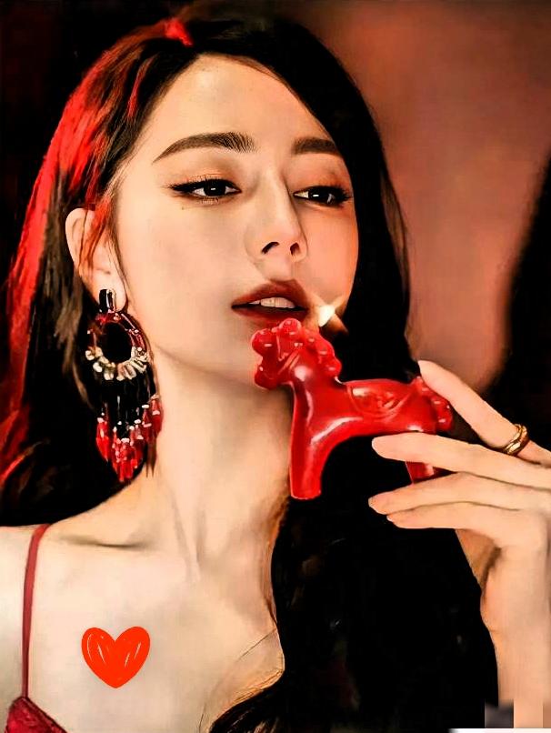 整个内娱我最搞不懂的人！
就是热巴了！

明明自己已经是顶流了，为什么会被自己工