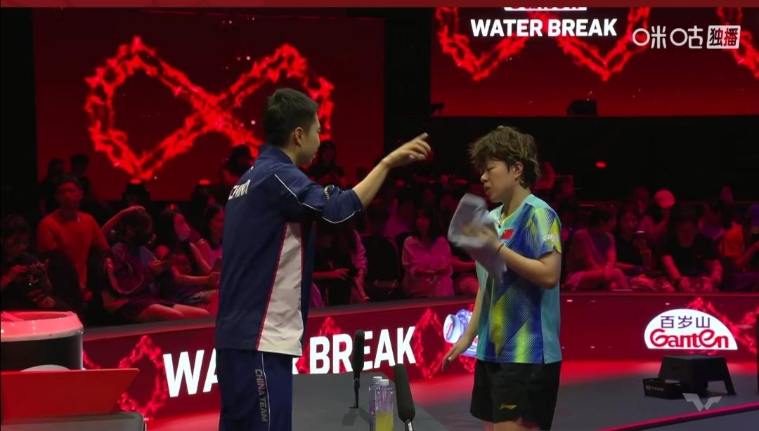 国乒又遇到了特殊打法的麻烦！


女单下半区1/4决赛

王艺迪2：4（11-4