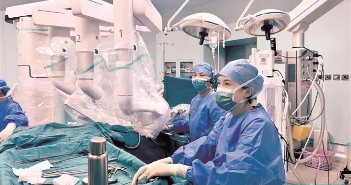 12000公里！广东专家用国产机器人跨国“隔空”做手术