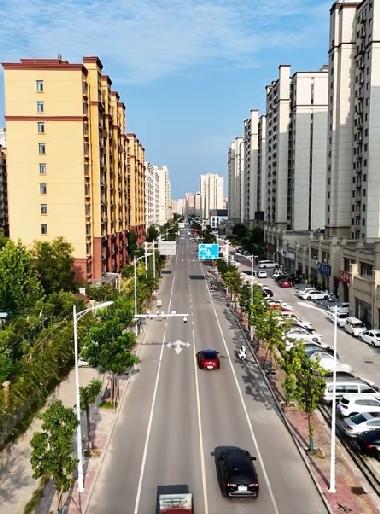 曹县曲江西路
曹县曲江西路前身是曹县茶庵路，东起青菏路西接庐山路。两旁单位主要有
