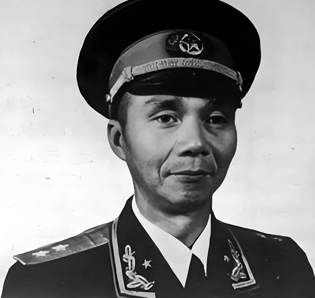 1972年，总政副主任黄志勇被免职，他曾当众痛斥徐向前，走投无路时去求韩先楚，1