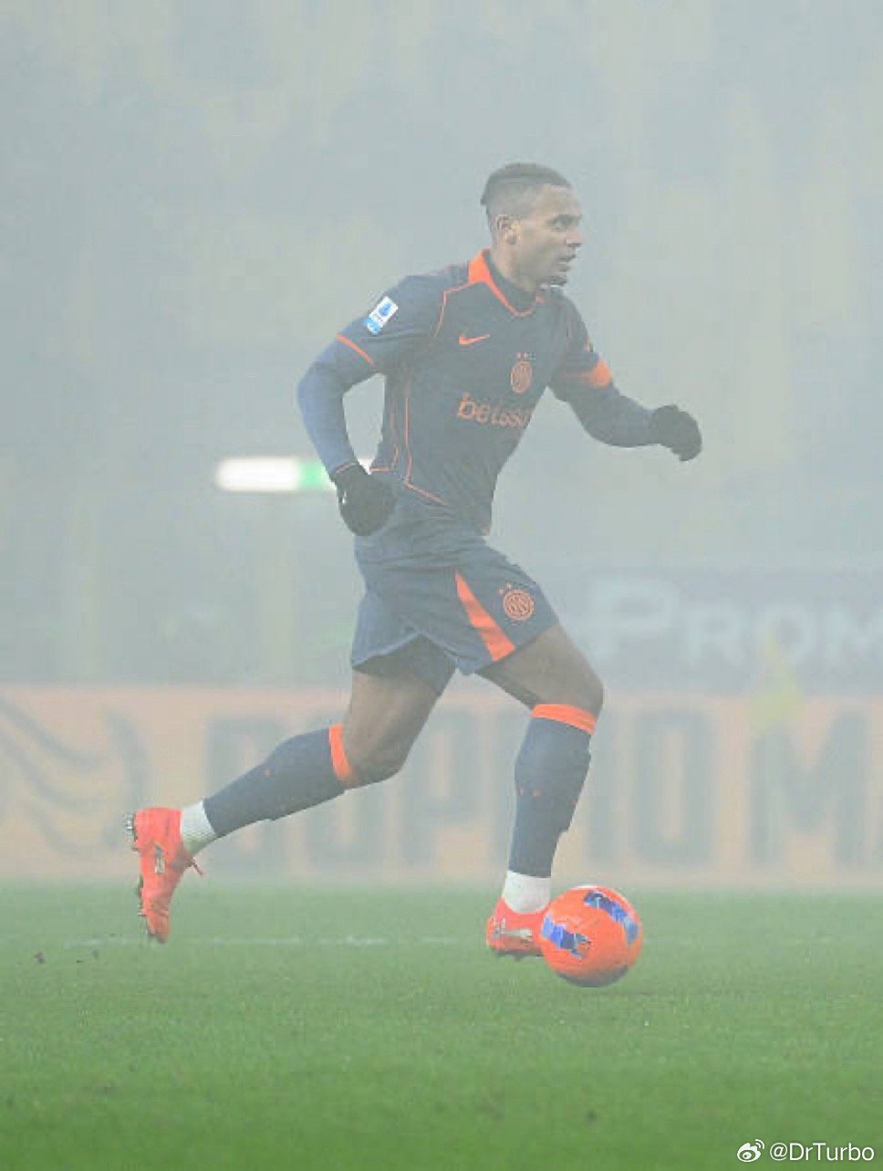 阿坎吉：我选择国际米兰是因为他是欧洲最好的俱乐部之一 就这么简单科莫1比3ac米