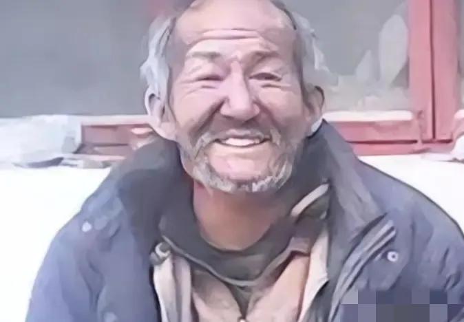1992,北京一流浪汉因无暂住证被送进收容所，填写籍贯时警察瞬间呆住：“您就是大