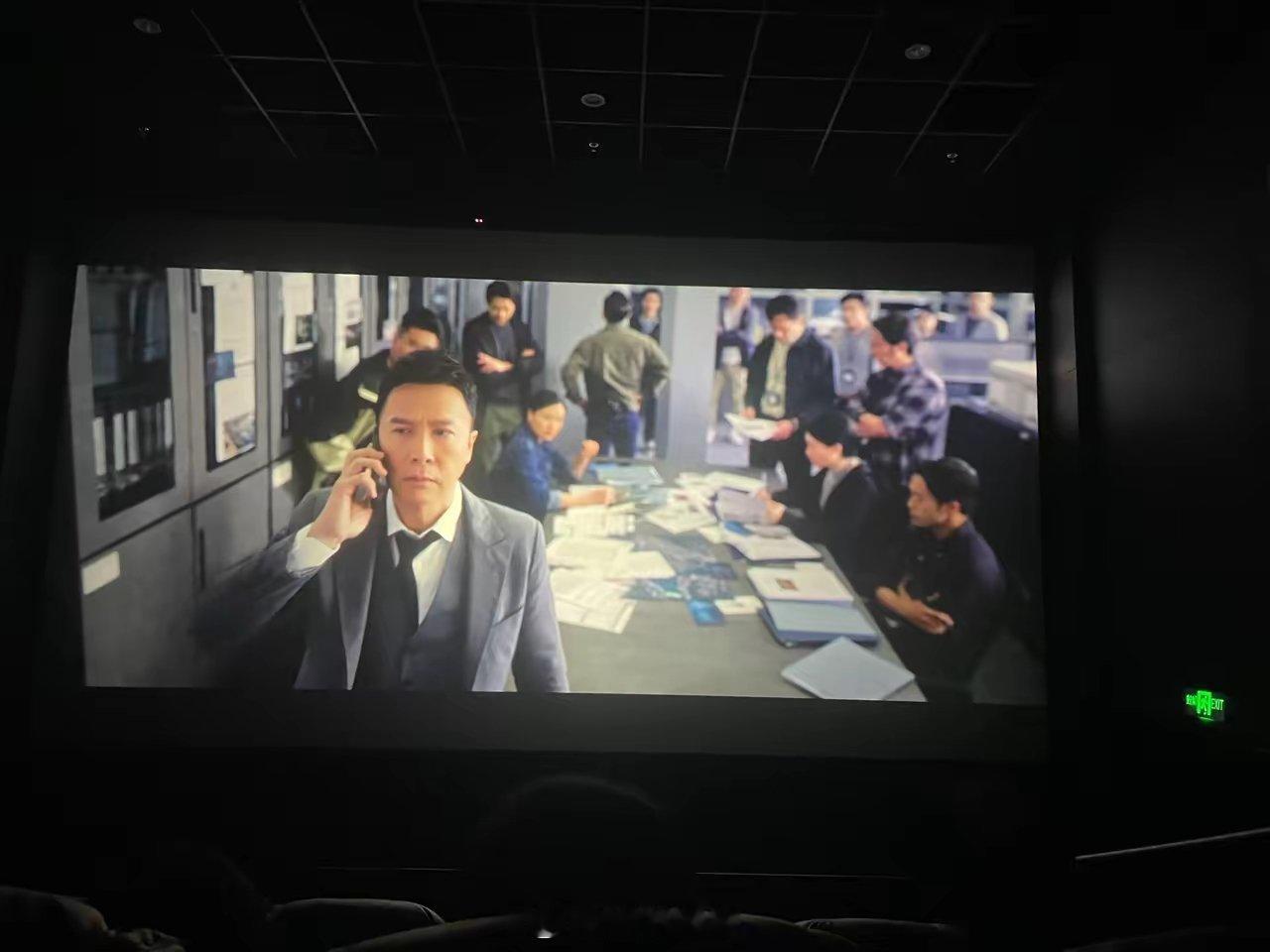 《误判》与其说是一部悬疑片，不如说是动作片，两个小时的时长，一个小时都在打。主角