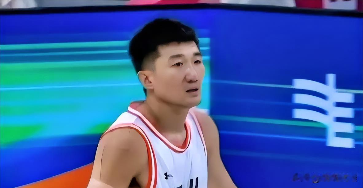 全运会男篮半决赛，四川男篮三大输球罪人！
 
孙铭徽：上场32分钟，投篮21中6