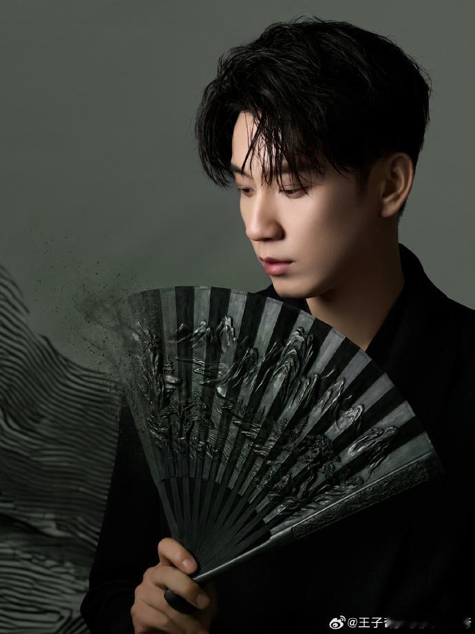 王子奇2025年拍了三部戏王子奇三部戏讲了三个年代的故事  王子奇的2025年完