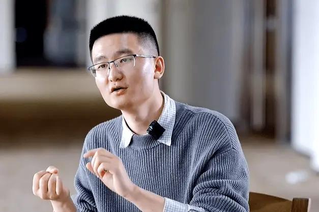 两代人之间的消费观念差异，常常是家庭生活中绕不开的话题。

老一辈人看到年轻人花