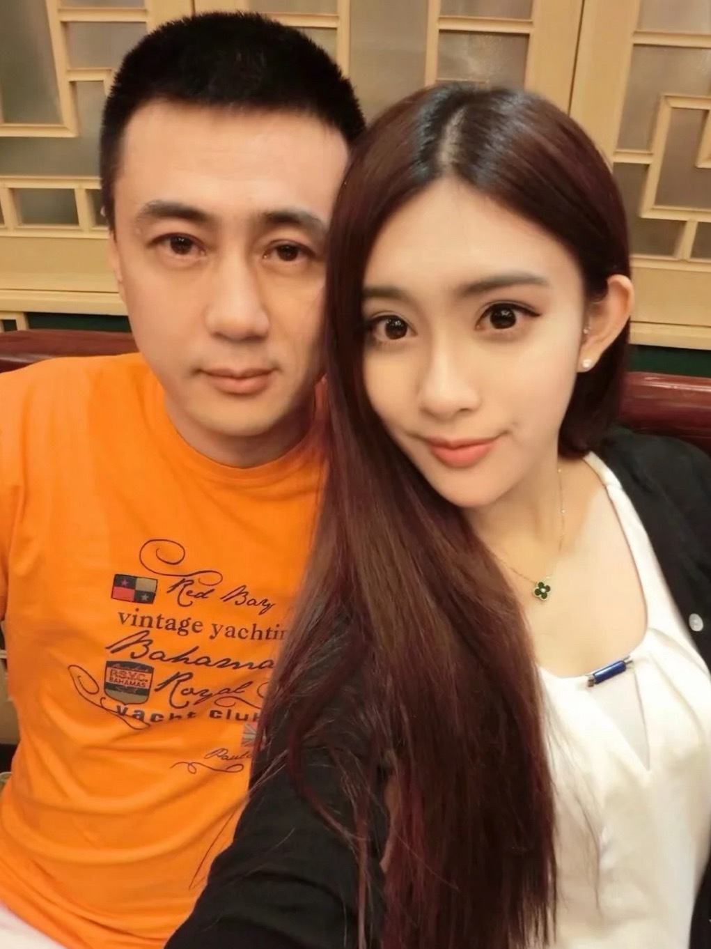 孟子义和她的父亲果然要想女儿眼睛大，老爸得是个大双眼皮 ​​​