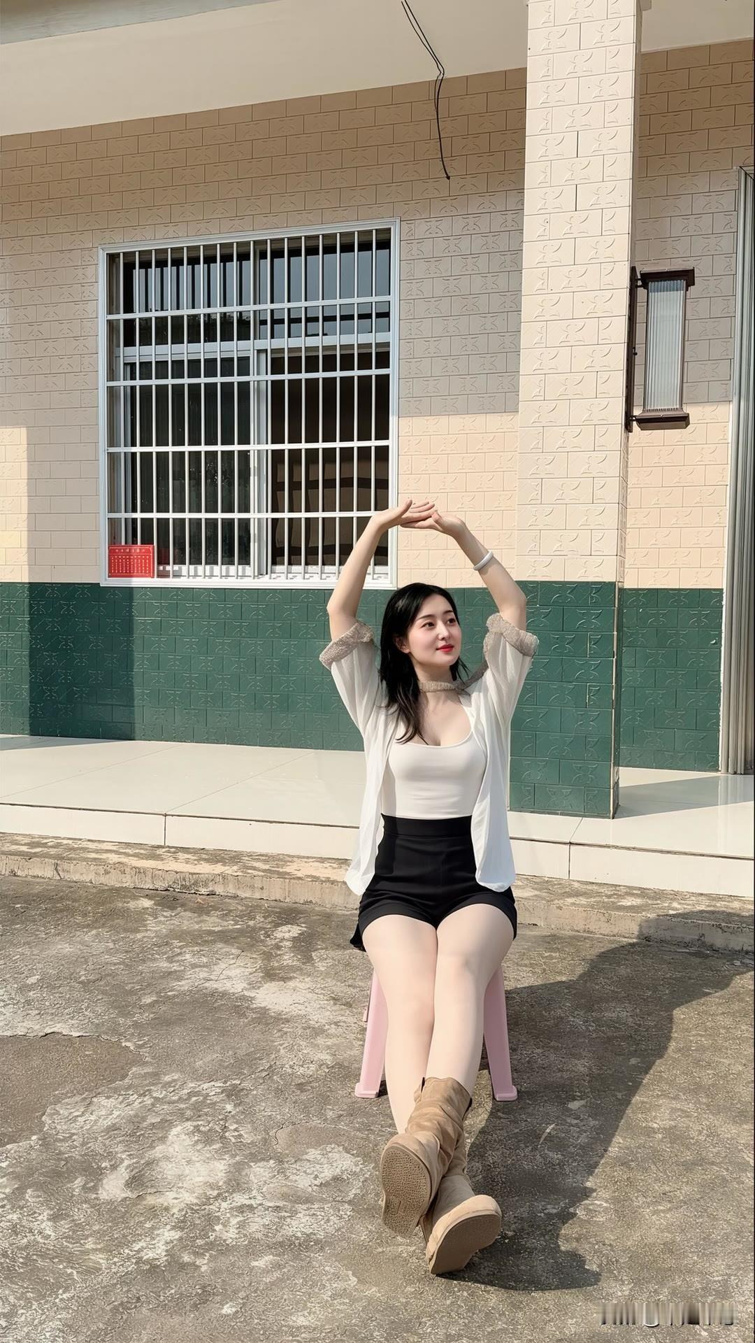 如何看待女生穿丝袜穿丝袜其实是再正常不过的事情了，毕竟爱美之心人皆有之。