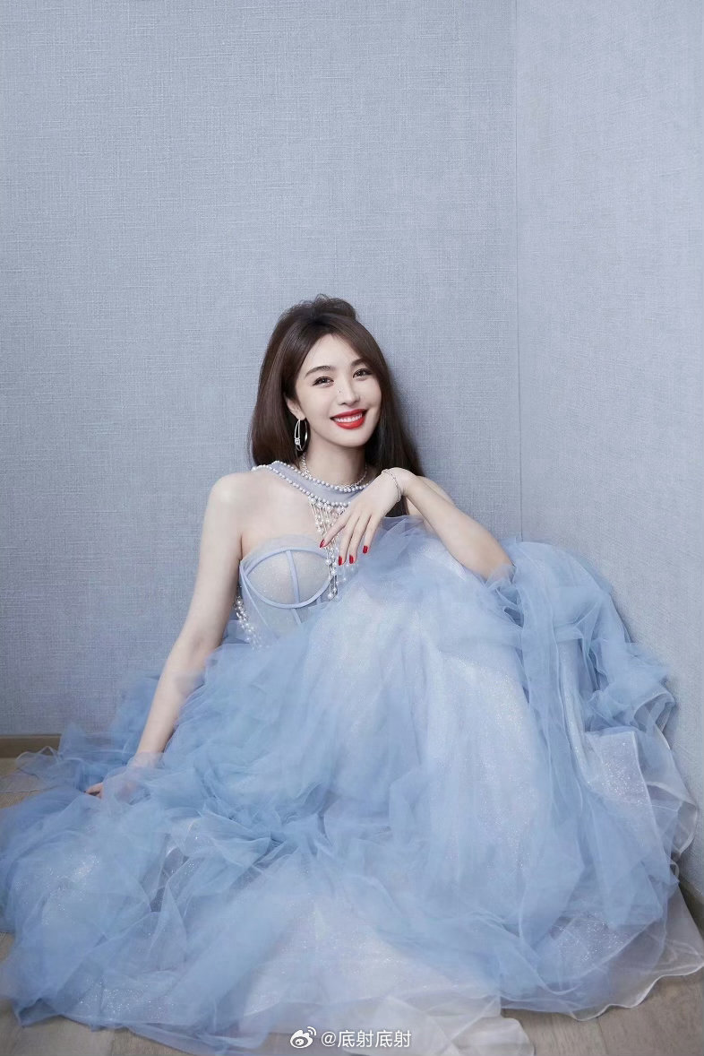 李菲儿裸足好美 