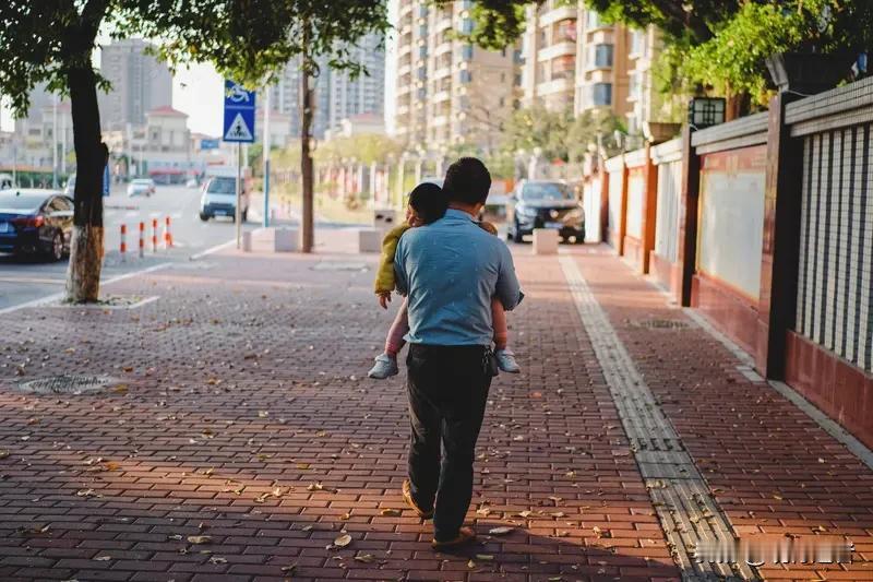 以前都说90后是垮掉的一代，但我现在这个90后看现在的小孩子真的觉得未来更加堪忧