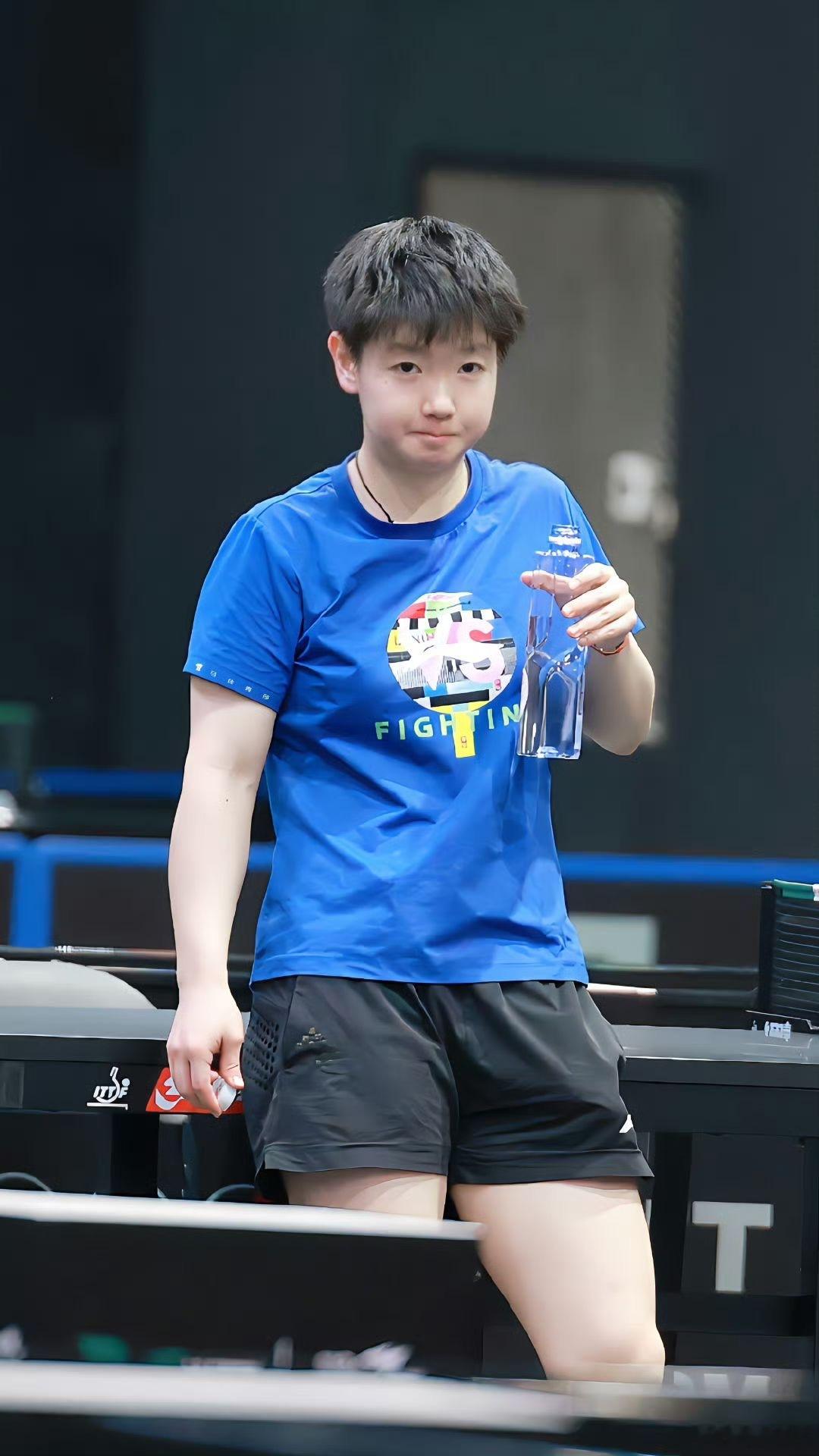 小脑斧这面相这头型就很旺运，可爱中又有点虎里虎气，萌态+锐气并存，旺自己，旺队友