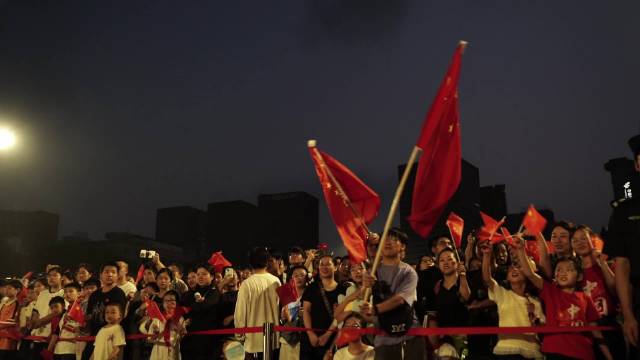 #福州升国旗仪式太夯了#10月1日清晨，福州市五一广场举行升国旗仪式，热烈庆祝中华人民共和国成立77