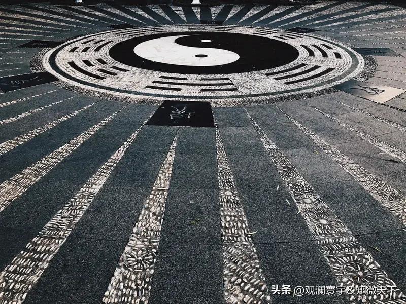 《易经》从来不是教你躺平不动，而是动必有道、动必观时、动必守位 。

潜龙勿用，