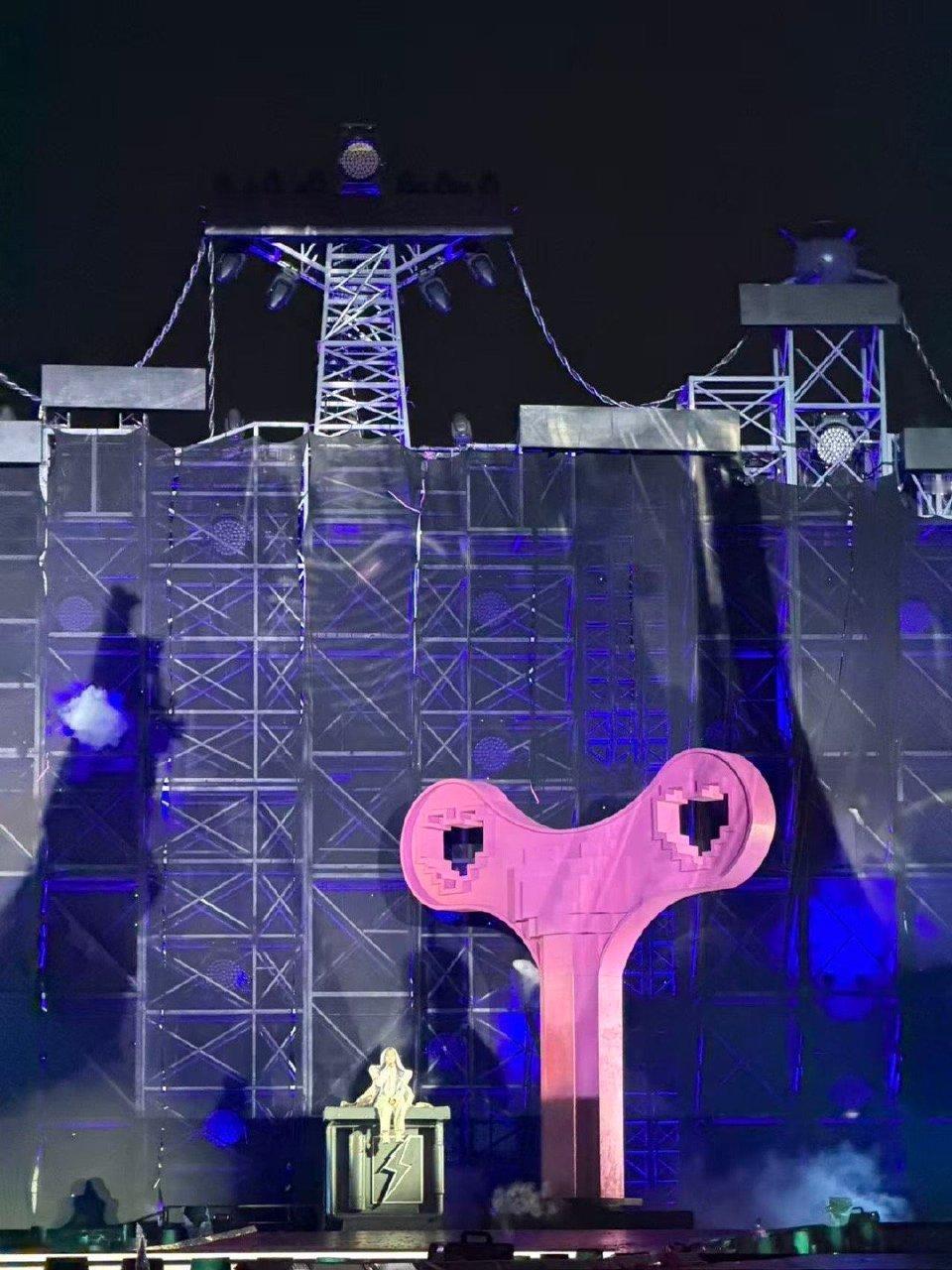 汪苏泷的城堡消失了两年相伴，终迎收官🔚 罗曼城消失的瞬间，是结束也是下一场的序