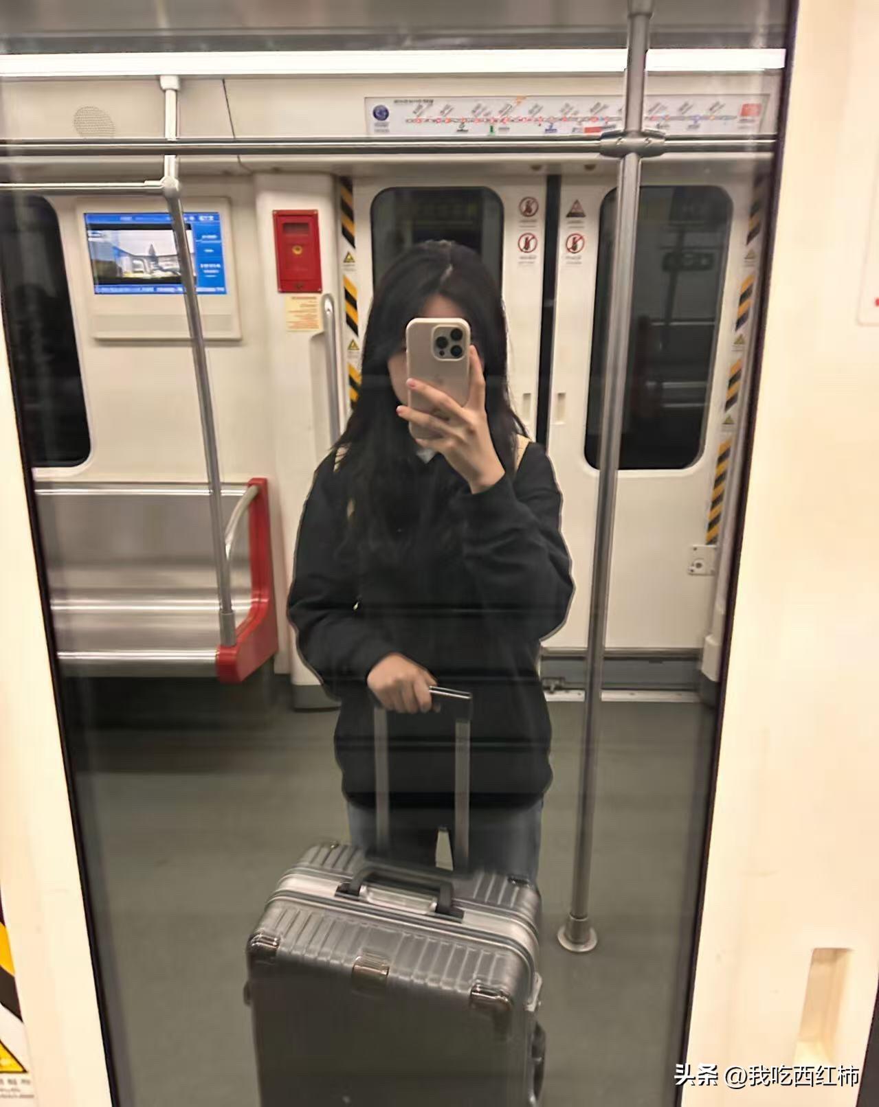 从河南来杭找工作，快撑不下去了
从河南老家拎着行李箱来杭州。
今天是来杭第5天，