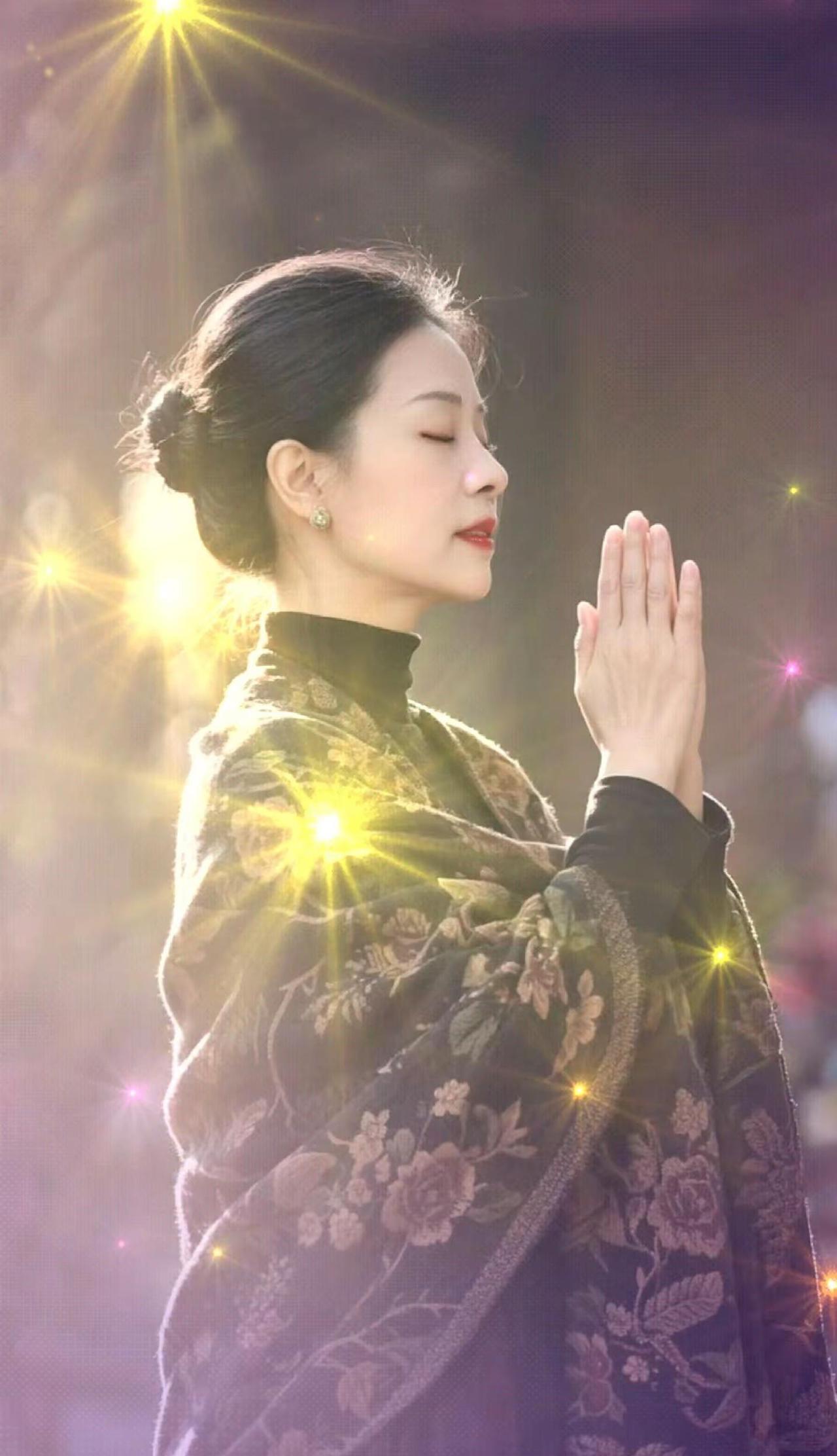 我们盼岁月静好, 现世安稳, 淡看风云变幻, 静享生活恬淡与美好。