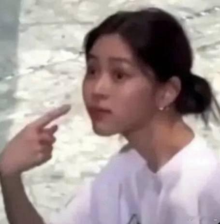 画罗宾的感受：怎么宁可相信我人体有大问题多画手臂，也不怀疑罗宾有特殊能力啊啊啊 