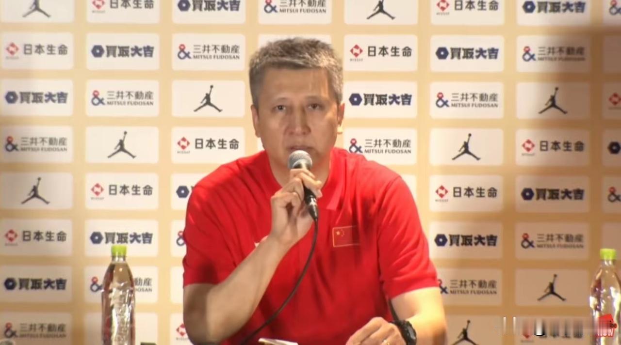 郭士强指导出席了赛后的新闻发布会。
他说，我们能赢下比赛，确实是一件很不容易的事