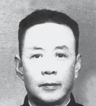 1939年，国军中将陈铁在山西设宴款待彭德怀，陈铁的夫人在倒茶时悄悄说道“现在空