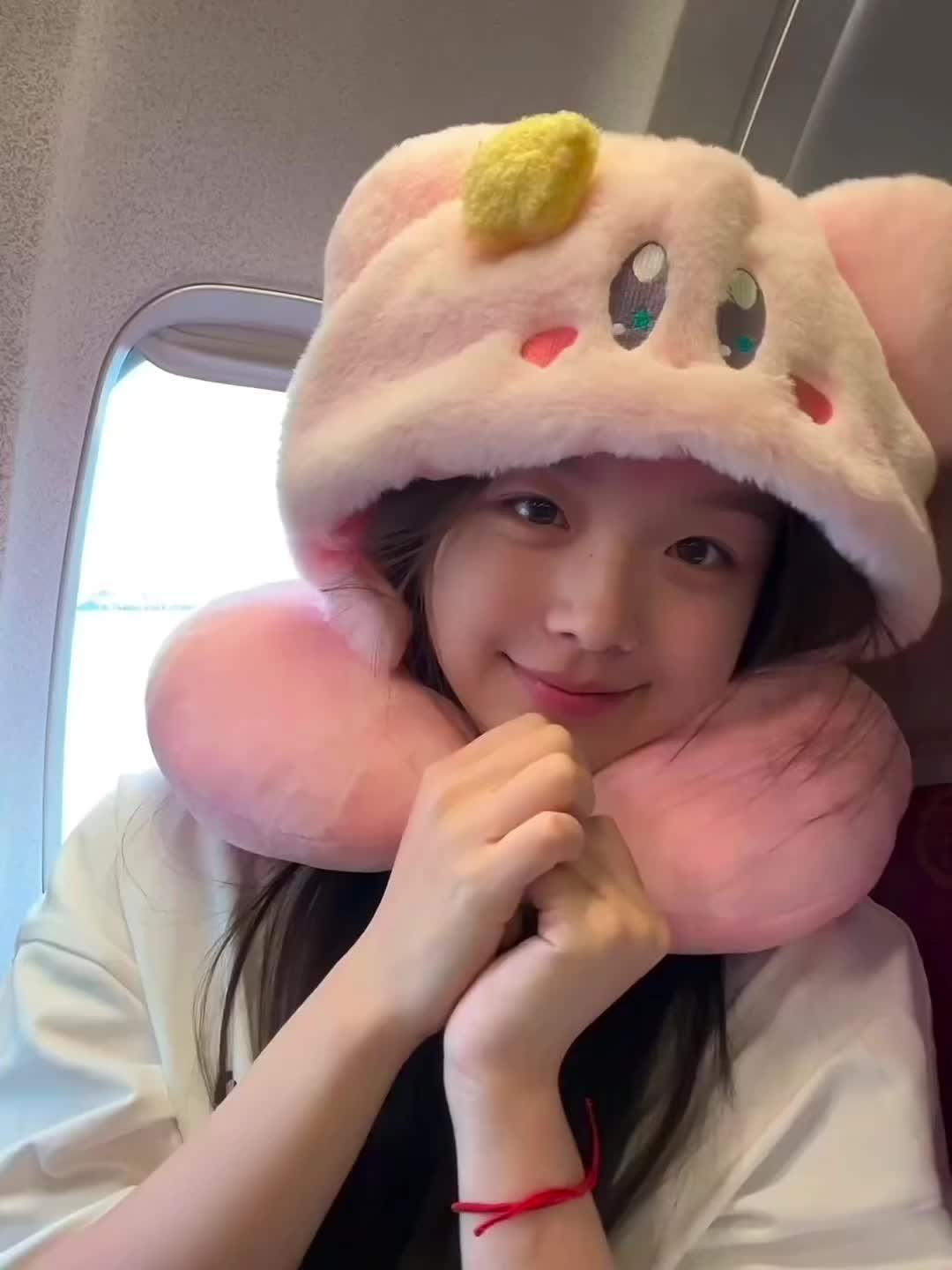 我用力去抓你的衣角 以为我挽留你就会改变