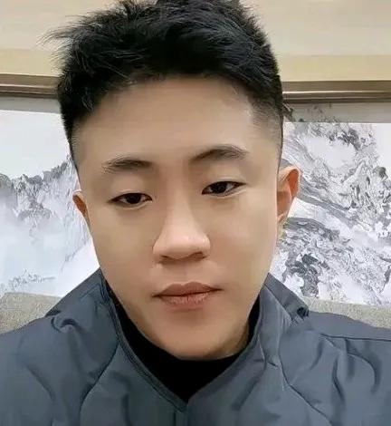 我觉得王亮即使被判了，时间也不会太长。顶多一年吧。
王小利和王亮媳妇都开始紧张了