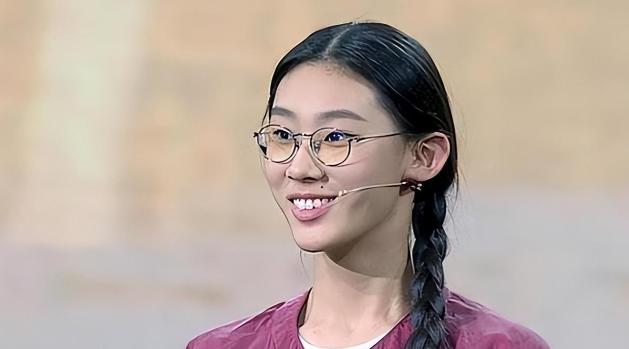 事实证明，“消失”多年的清华才女武亦姝，证实了董卿当年没说错

前阵子在清华举办
